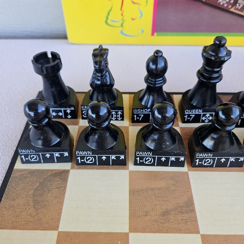 Pavilion Chess Teacher Game Set VTG 1992 Toys R Us Plastic Educational Strategy - Picture 5 of 11